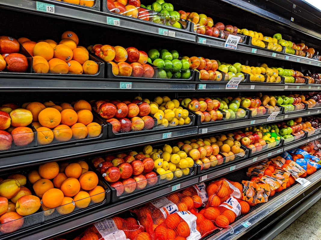 Shopping for healthy foods with label reading knowledge